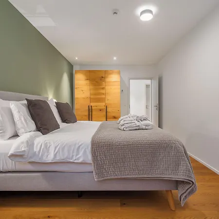 Appartement Swiss - *